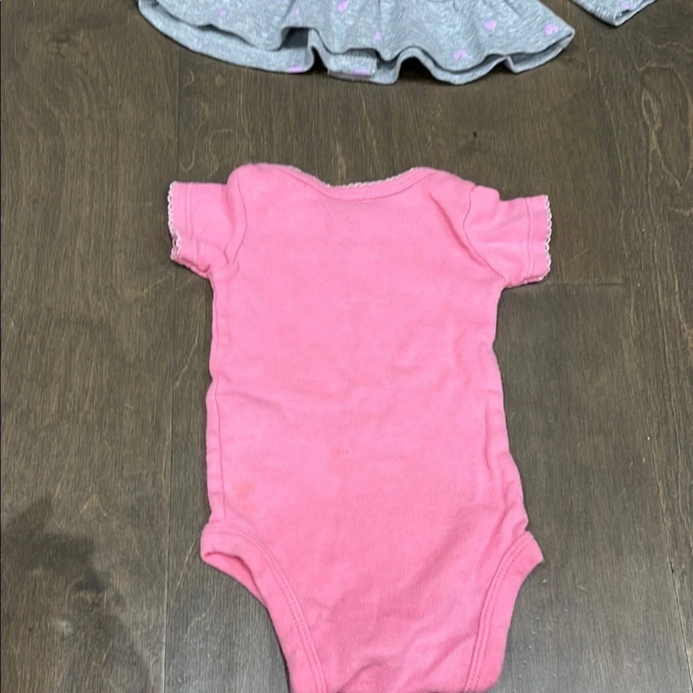 3Pc nb-3m onesies pre-loved condition
